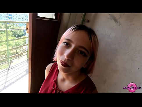 ❤️ Ikasle sentsuak arrotz bat zurrupatzen du kanpoaldean - Cum On His Face ❤ Porno %eu.gayasianporn.ruan
